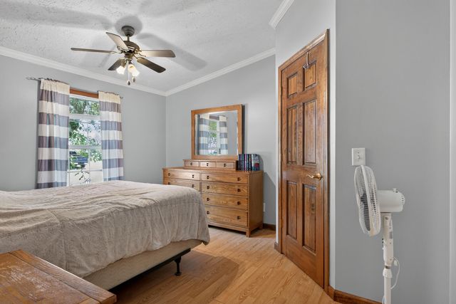371 Pinewood Drive, Valparaiso, IN 46385