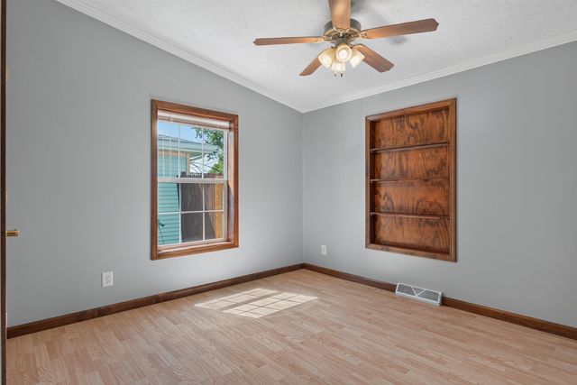 371 Pinewood Drive, Valparaiso, IN 46385