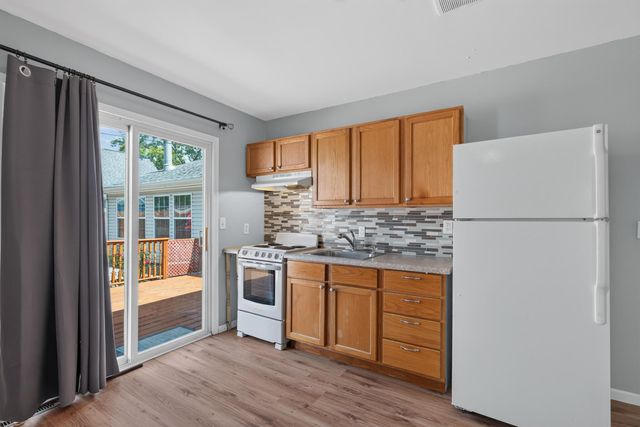 371 Pinewood Drive, Valparaiso, IN 46385