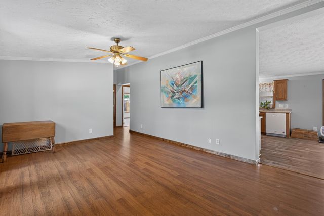 371 Pinewood Drive, Valparaiso, IN 46385