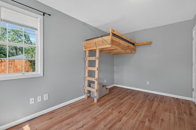 371 Pinewood Drive, Valparaiso, IN 46385