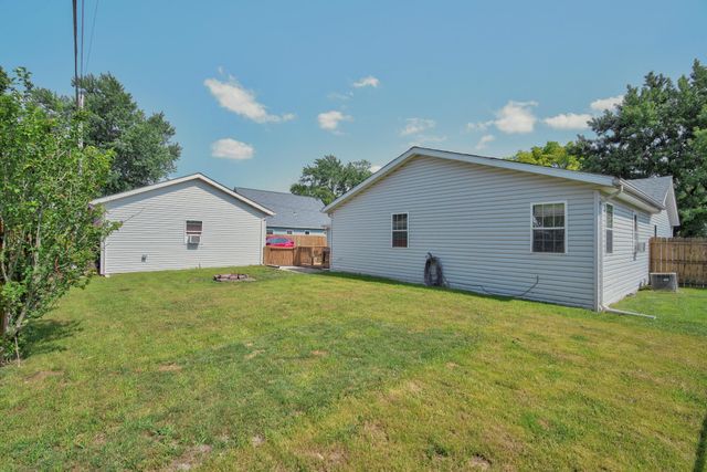 371 Pinewood Drive, Valparaiso, IN 46385