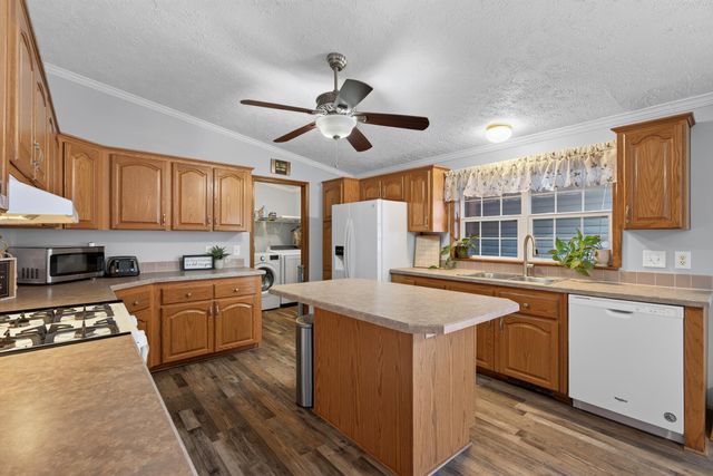 371 Pinewood Drive, Valparaiso, IN 46385