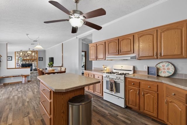371 Pinewood Drive, Valparaiso, IN 46385