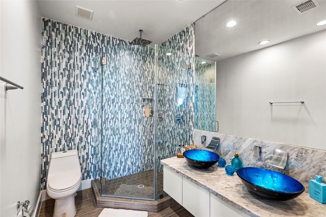 3910 Palmdale Court, Galveston, TX 77554