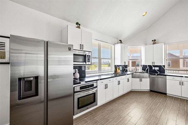 3910 Palmdale Court, Galveston, TX 77554