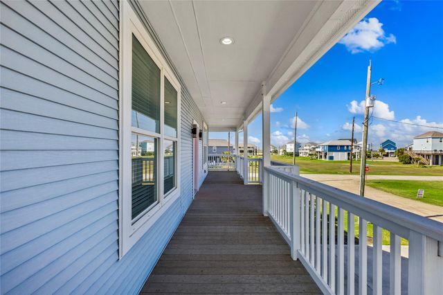 3910 Palmdale Court, Galveston, TX 77554