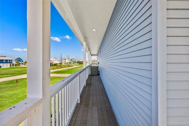 3910 Palmdale Court, Galveston, TX 77554