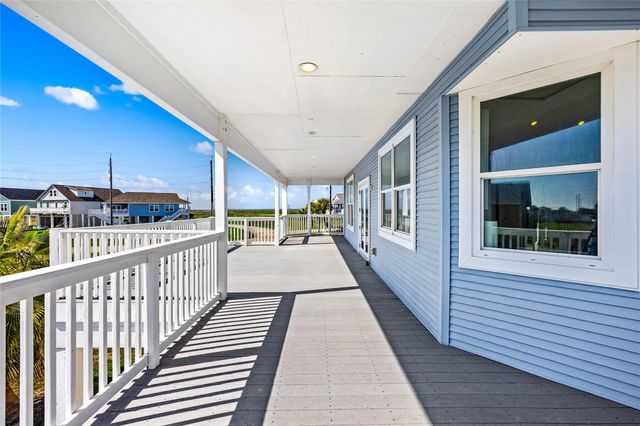 3910 Palmdale Court, Galveston, TX 77554