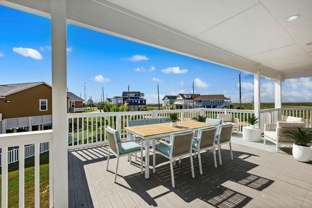 3910 Palmdale Court, Galveston, TX 77554