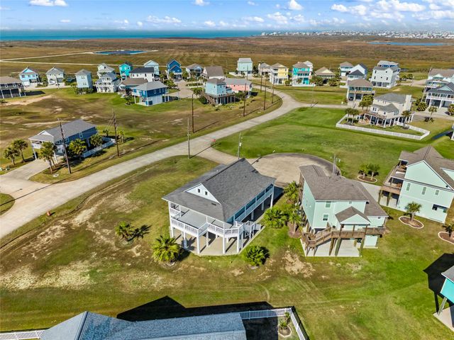 3910 Palmdale Court, Galveston, TX 77554