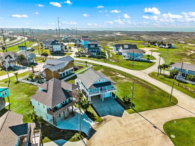 3910 Palmdale Court, Galveston, TX 77554
