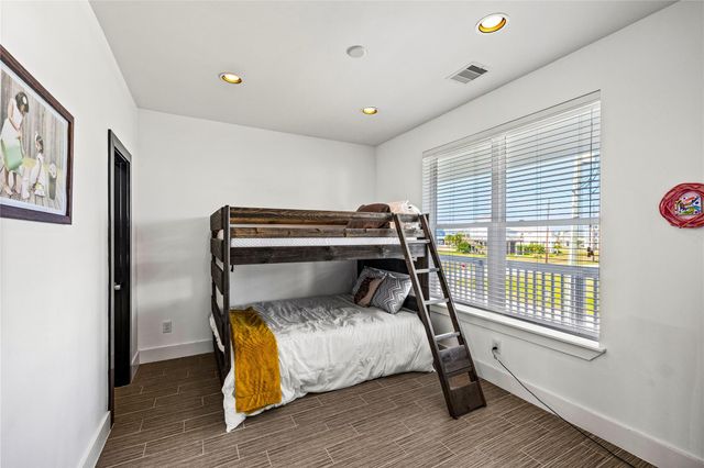 3910 Palmdale Court, Galveston, TX 77554