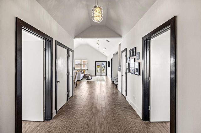 3910 Palmdale Court, Galveston, TX 77554