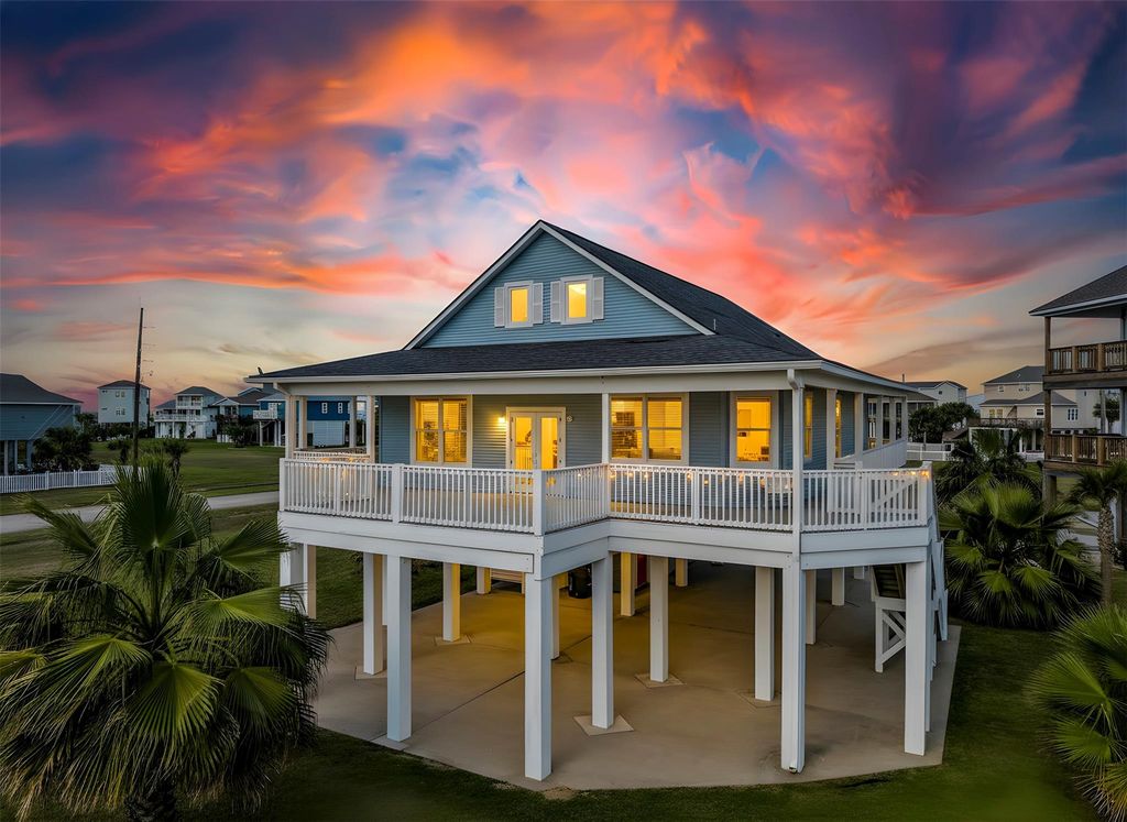 3910 Palmdale Court, Galveston, TX 77554