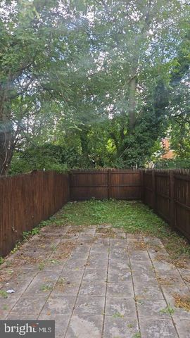 772 WALNUT ST, Camden, NJ 08103