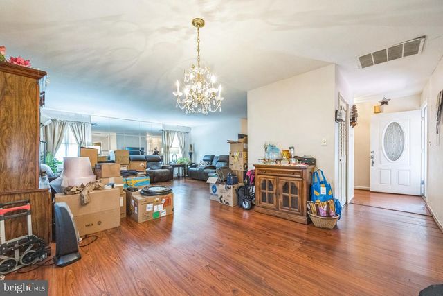 41 HOLIDAY LN, Willingboro, NJ 08046