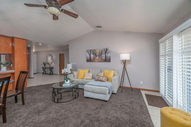 2820 Finlandia Ave, Modesto, CA 95358