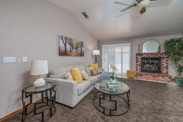 2820 Finlandia Ave, Modesto, CA 95358