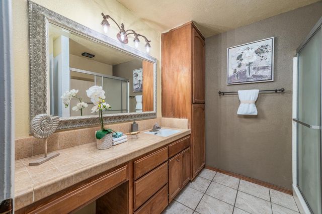 2820 Finlandia Ave, Modesto, CA 95358