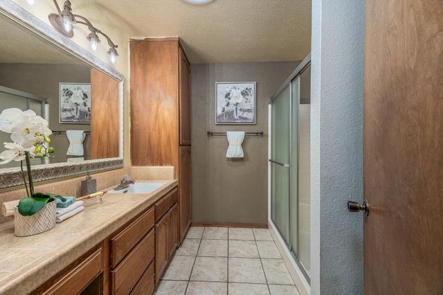 2820 Finlandia Ave, Modesto, CA 95358