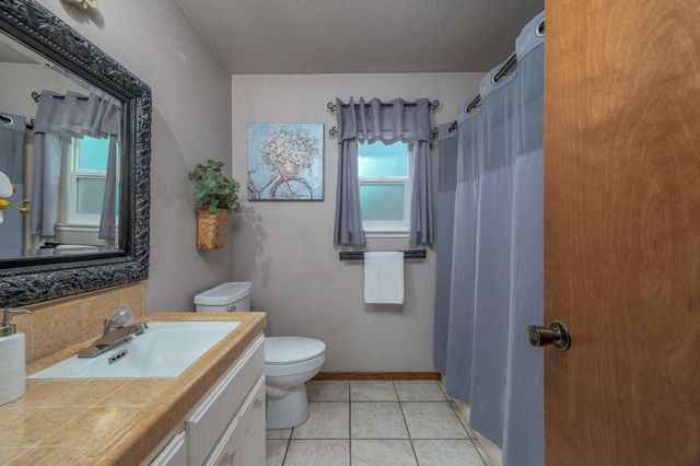 2820 Finlandia Ave, Modesto, CA 95358