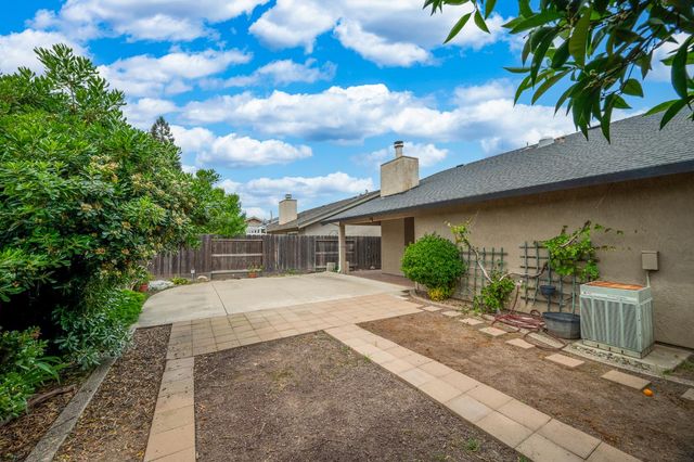 2820 Finlandia Ave, Modesto, CA 95358