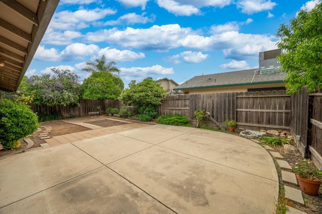 2820 Finlandia Ave, Modesto, CA 95358