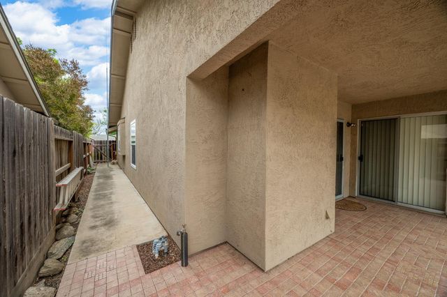 2820 Finlandia Ave, Modesto, CA 95358