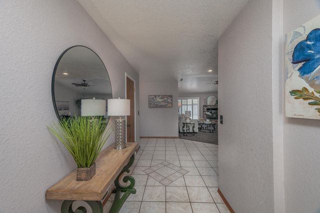 2820 Finlandia Ave, Modesto, CA 95358