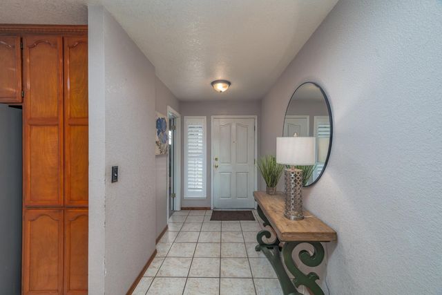 2820 Finlandia Ave, Modesto, CA 95358