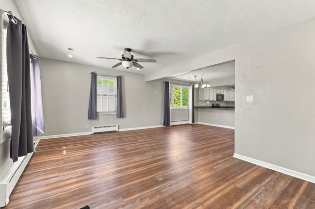 5445 NW 62nd Avenue, Johnston, IA 50131