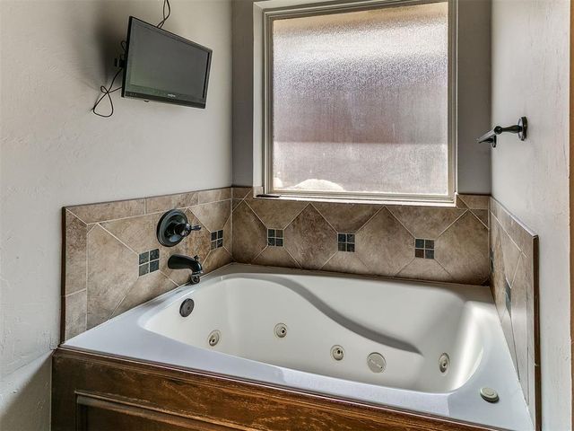 18228 Bridlington Drive, Edmond, OK 73012