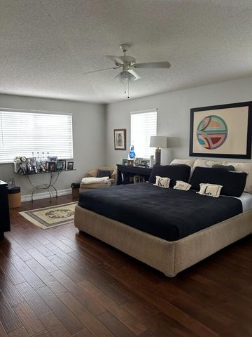 6754 Via Regina, Boca Raton, FL 33433