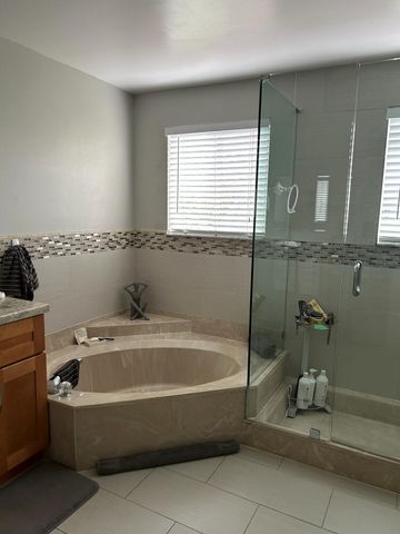 6754 Via Regina, Boca Raton, FL 33433