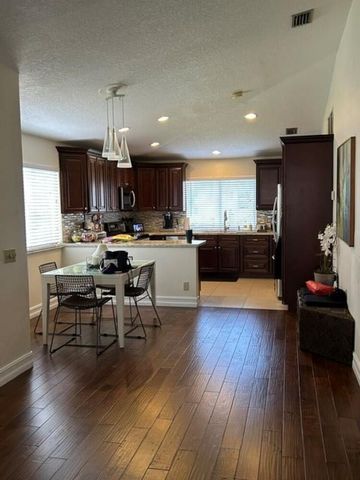 6754 Via Regina, Boca Raton, FL 33433