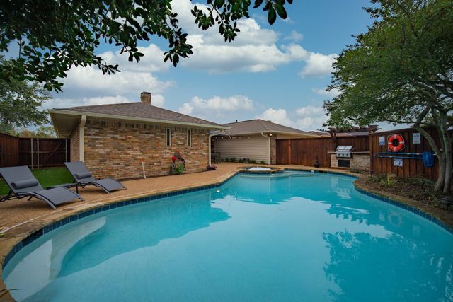 502 Stillmeadow Drive, Richardson, TX 75081