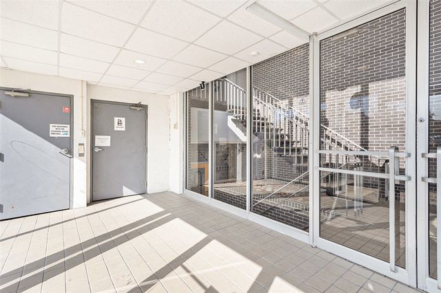 500 W Crosstown Parkway Parkway, Kalamazoo, MI 49008