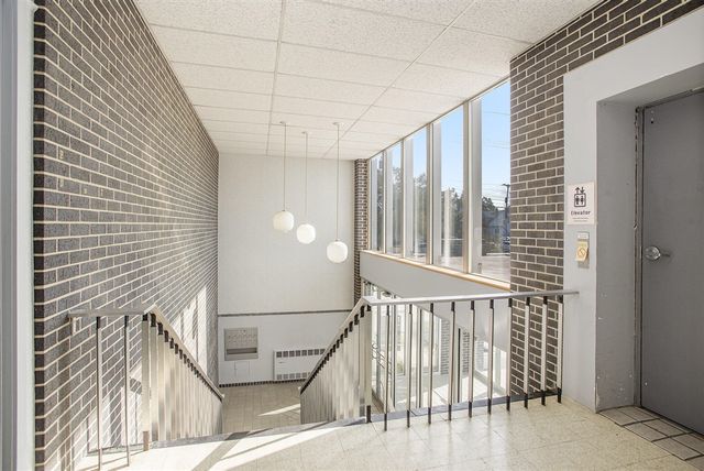 500 W Crosstown Parkway Parkway, Kalamazoo, MI 49008