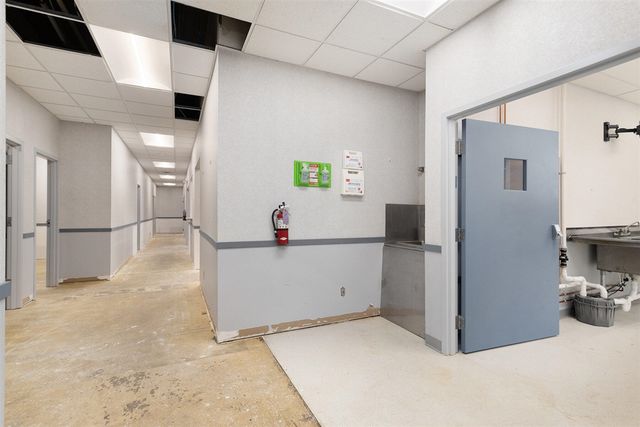 500 W Crosstown Parkway Parkway, Kalamazoo, MI 49008