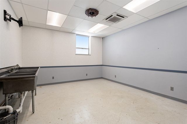 500 W Crosstown Parkway Parkway, Kalamazoo, MI 49008