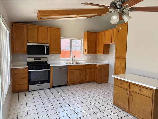 1968 Hershey Court, San Jacinto, CA 92582