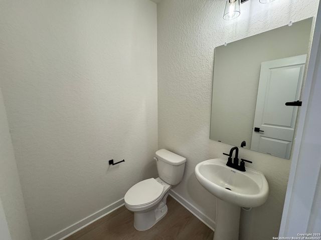 166 Mallorys Way, Castroville, TX 78009