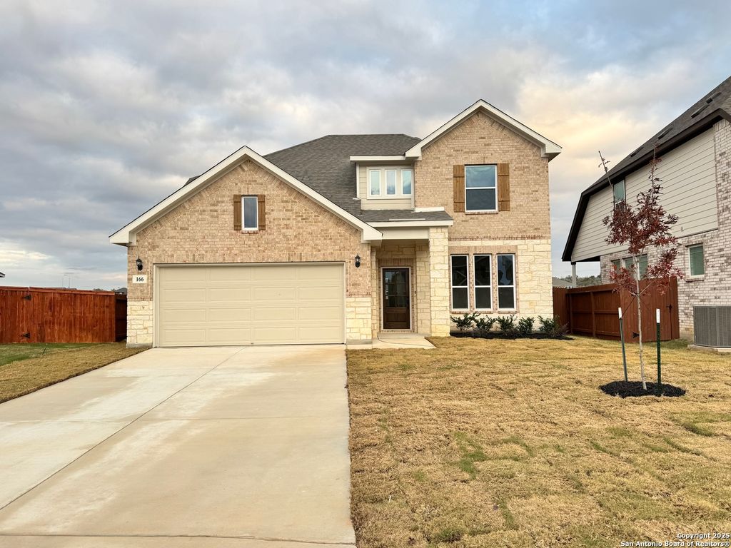 166 Mallorys Way, Castroville, TX 78009