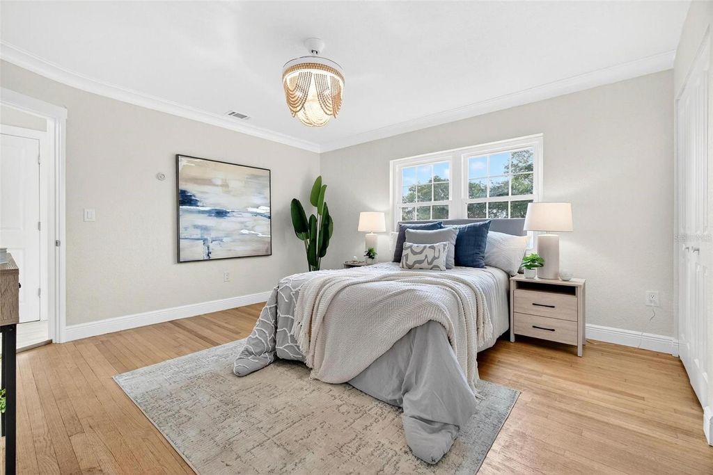 Image 13 of property listing at 4709 MINEOLA STREET, Bradenton, FL 34207