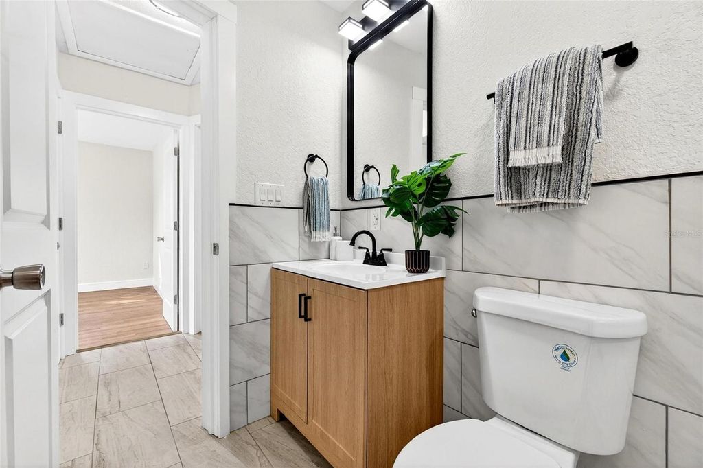 Image 15 of property listing at 4709 MINEOLA STREET, Bradenton, FL 34207