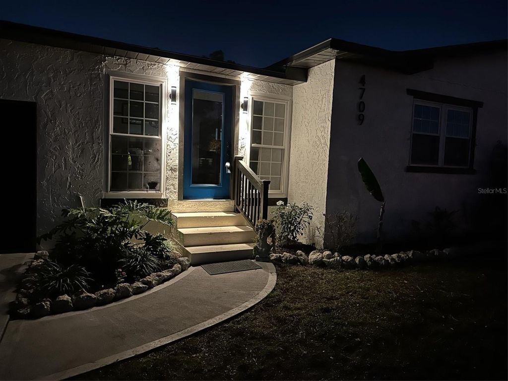 Image 26 of property listing at 4709 MINEOLA STREET, Bradenton, FL 34207