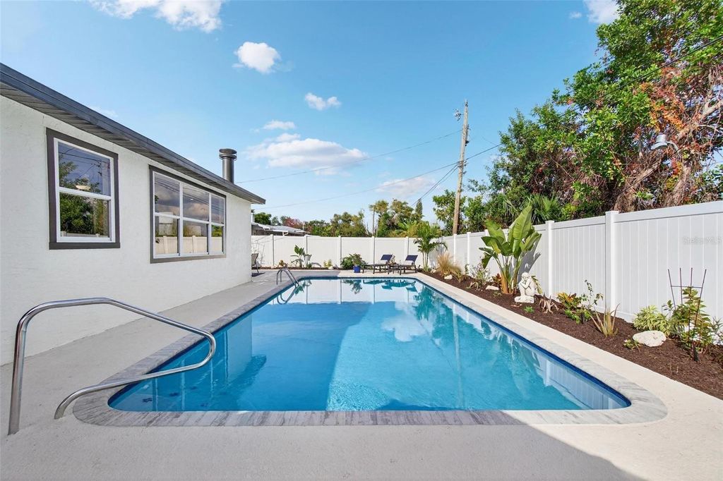 Image 29 of property listing at 4709 MINEOLA STREET, Bradenton, FL 34207