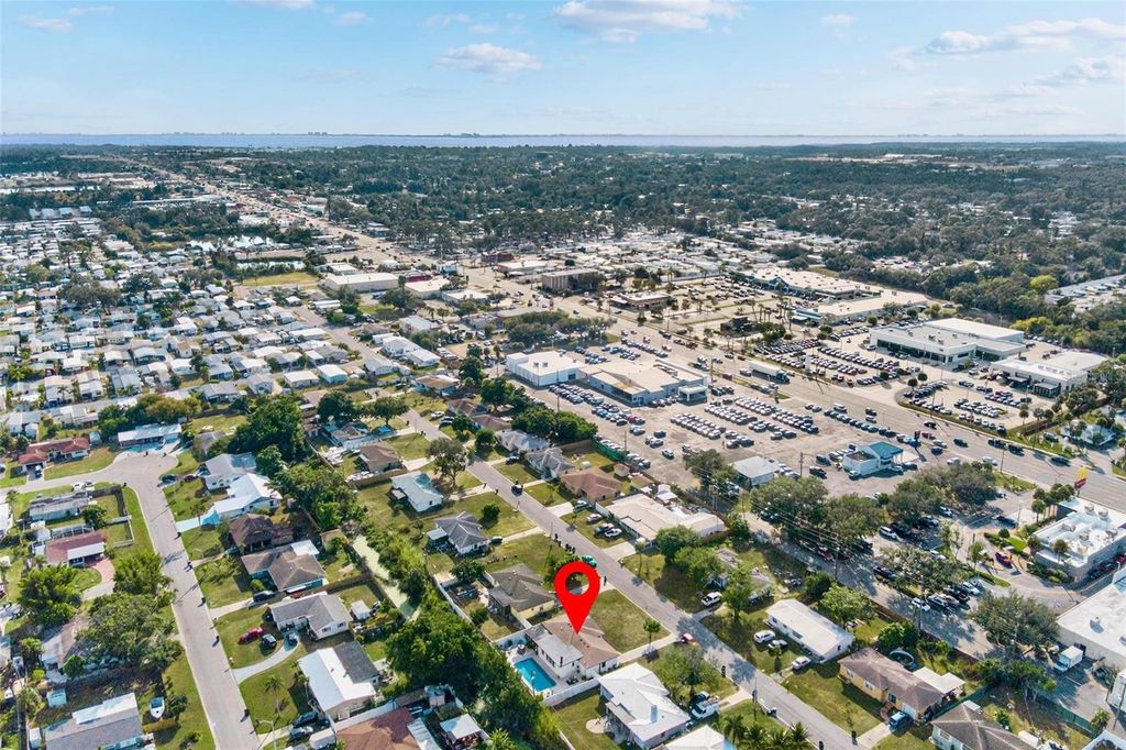 Image 37 of property listing at 4709 MINEOLA STREET, Bradenton, FL 34207