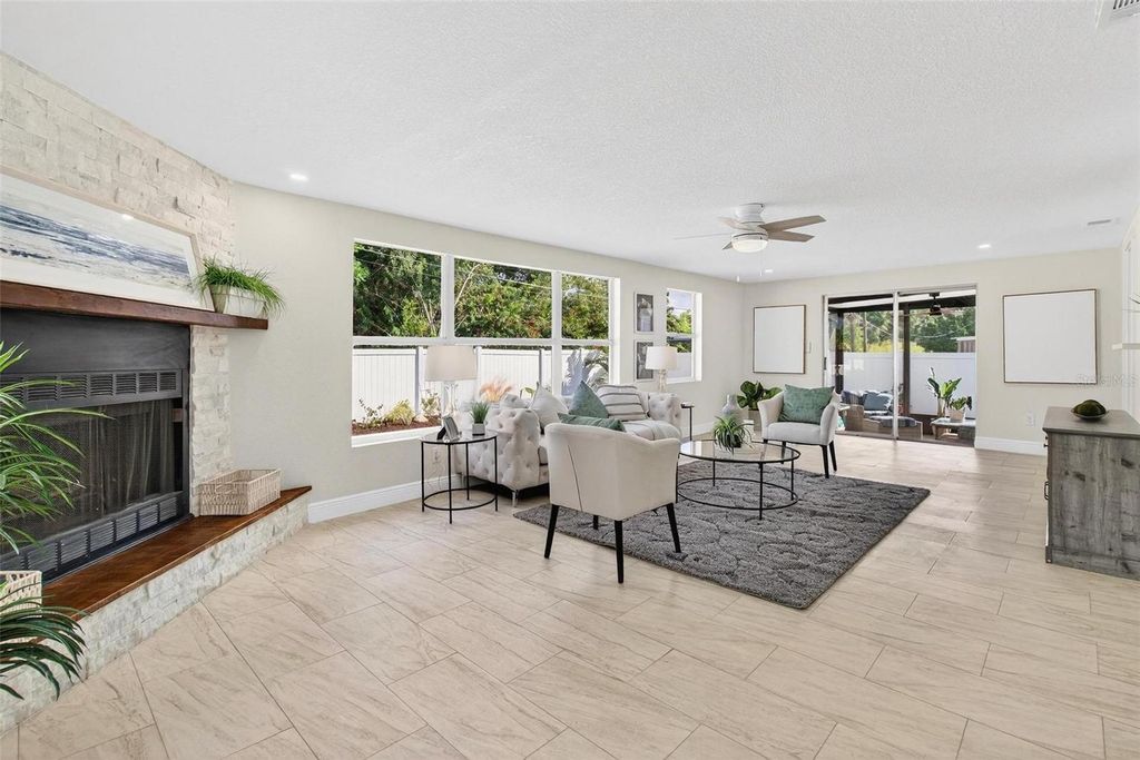 Image 7 of property listing at 4709 MINEOLA STREET, Bradenton, FL 34207